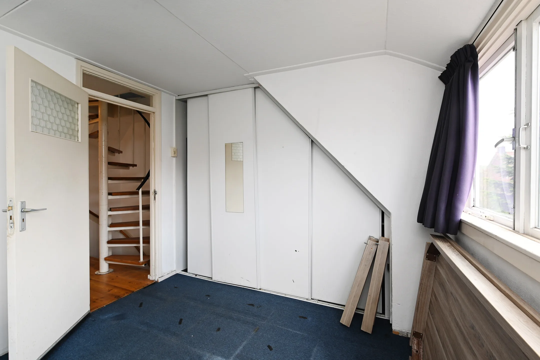 Slaapkamer — ingebouwde kast, huidige staat